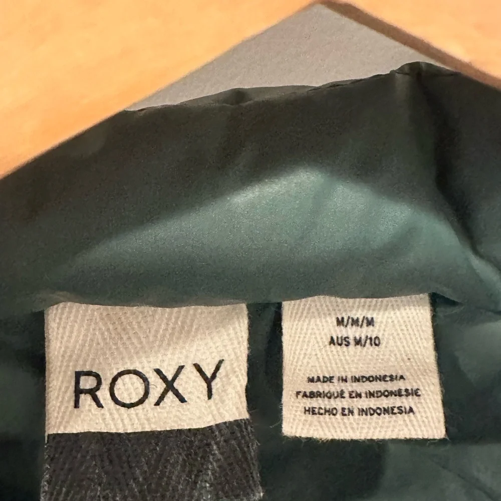 Green Quilted Roxy Puffer Jacket - Picture 4 of 6
